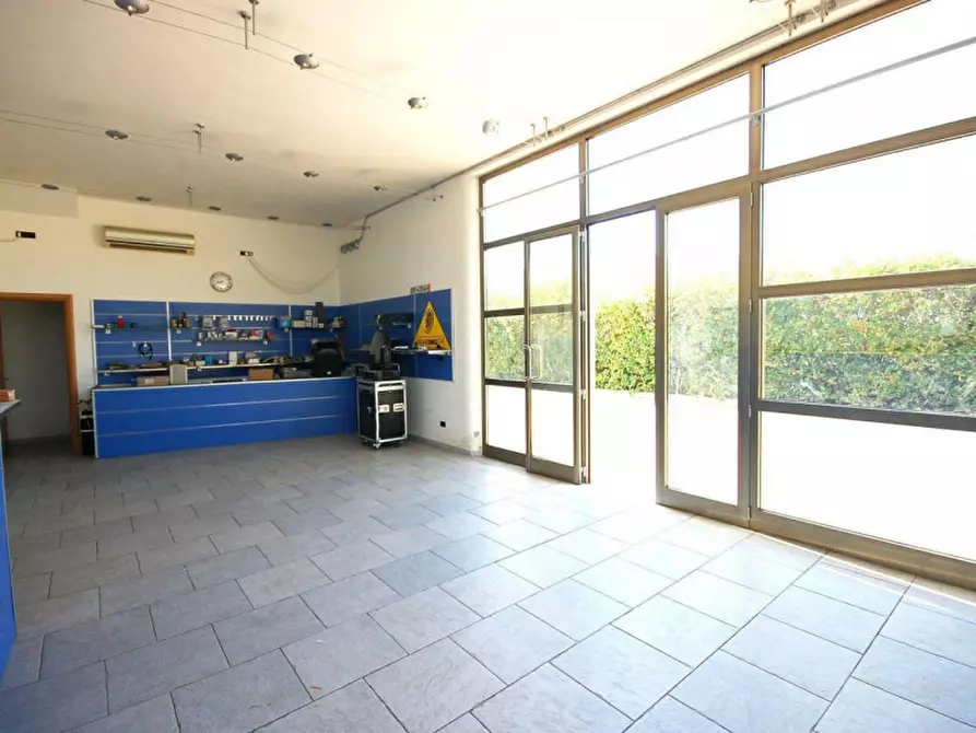 Immagine 8 di Capannone industriale in vendita  in Via Girolamo Fracastoro, N. 2 a Brindisi