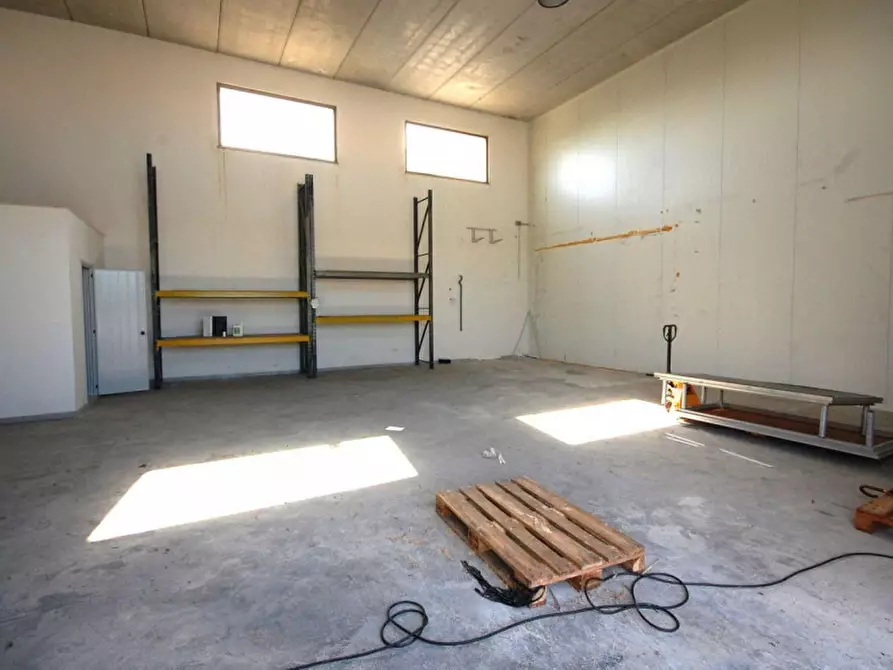 Immagine 10 di Capannone industriale in vendita  in Via Girolamo Fracastoro, N. 2 a Brindisi