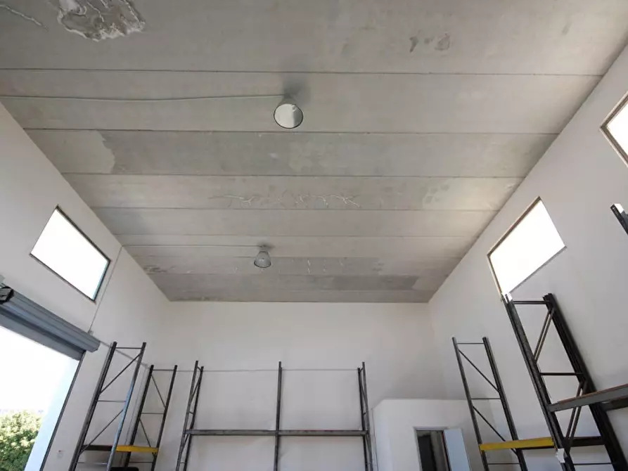 Immagine 13 di Capannone industriale in vendita  in Via Girolamo Fracastoro, N. 2 a Brindisi