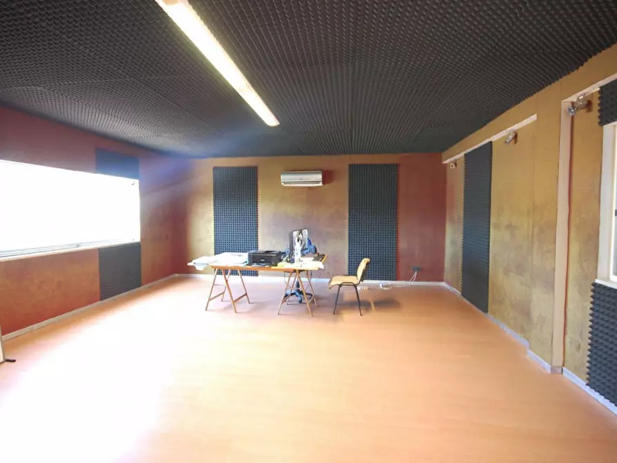 Immagine 14 di Capannone industriale in vendita  in Via Girolamo Fracastoro, N. 2 a Brindisi