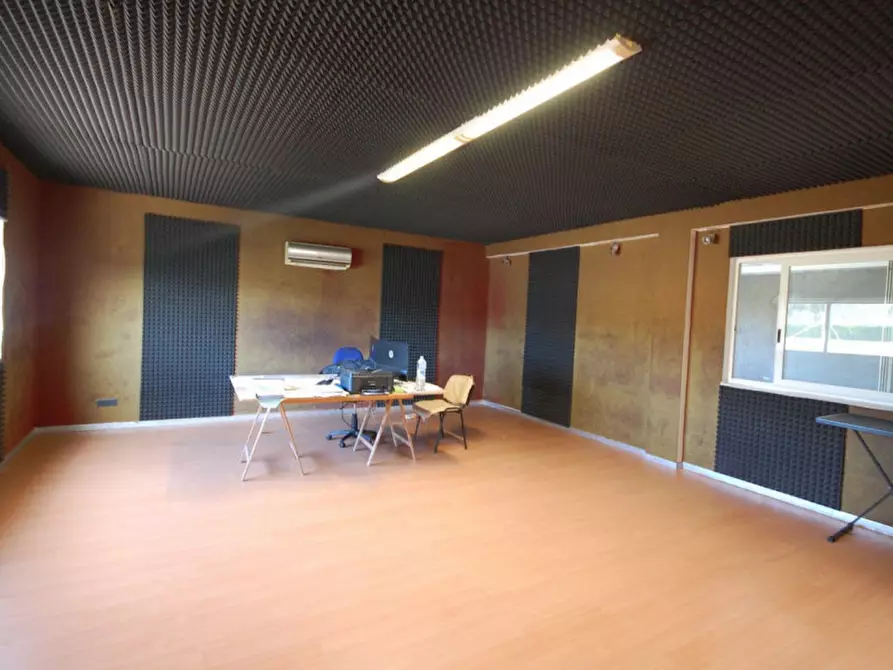 Immagine 15 di Capannone industriale in vendita  in Via Girolamo Fracastoro, N. 2 a Brindisi