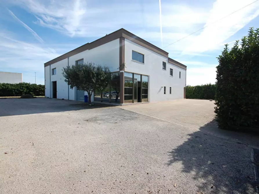Immagine 24 di Capannone industriale in vendita  in Via Girolamo Fracastoro, N. 2 a Brindisi