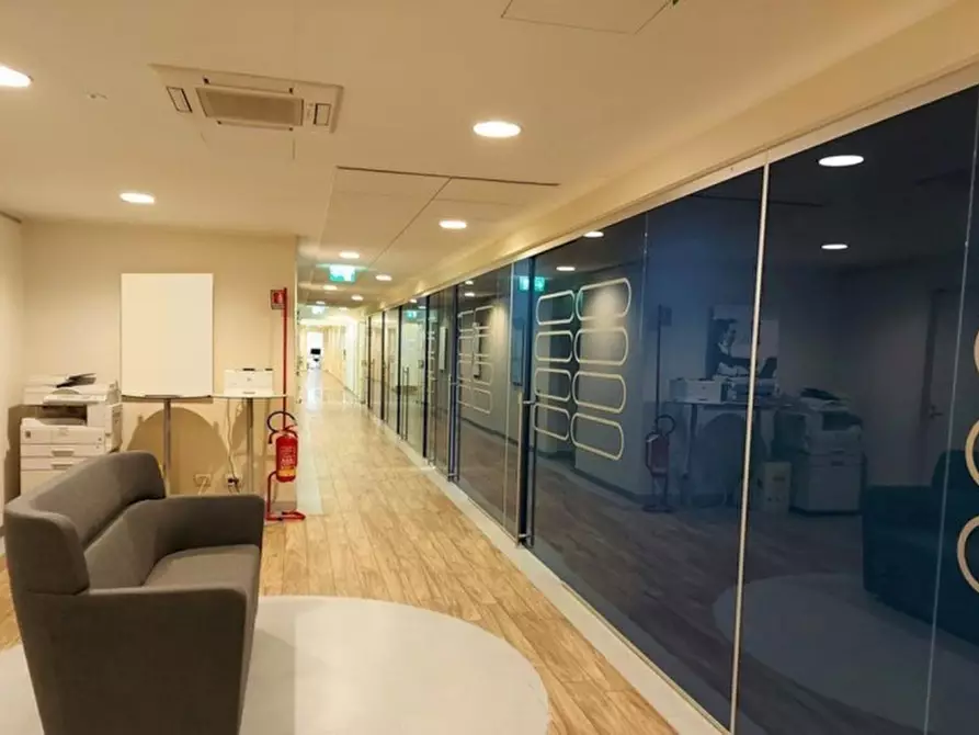 Immagine 7 di Ufficio in vendita  in Corso Giacomo Matteotti, N. 39 Bis a Torino