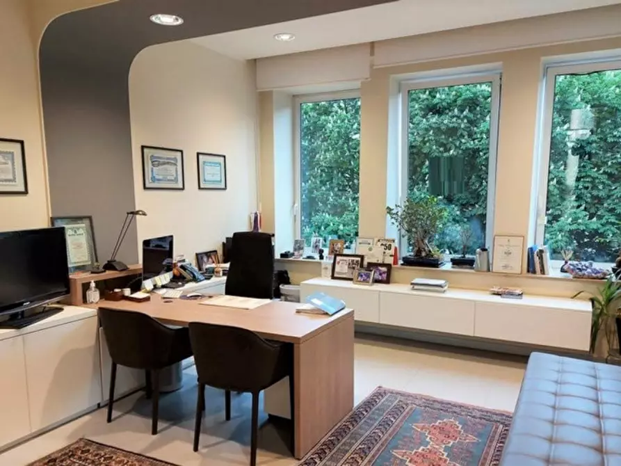 Immagine 8 di Ufficio in vendita  in Corso Giacomo Matteotti, N. 39 Bis a Torino