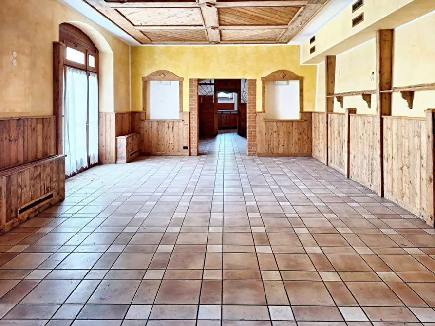 Immagine 1 di Negozio in vendita  in via Campagnola, N. snc a Dolcè