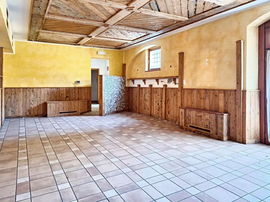 Immagine 2 di Negozio in vendita  in via Campagnola, N. snc a Dolcè