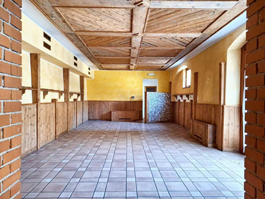 Immagine 3 di Negozio in vendita  in via Campagnola, N. snc a Dolcè