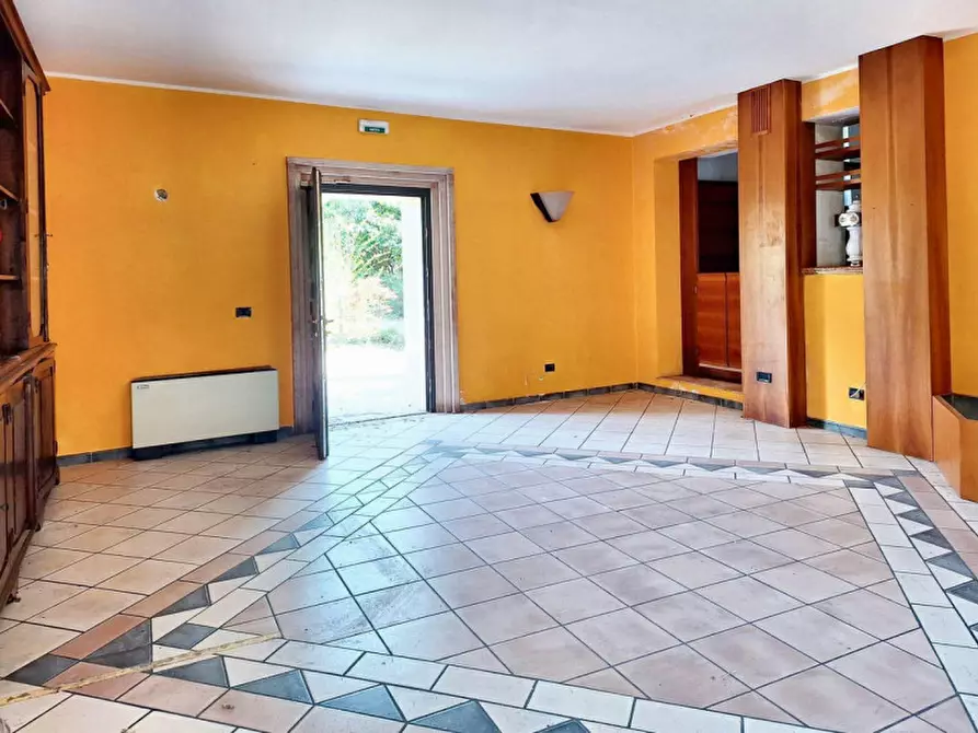 Immagine 10 di Negozio in vendita  in via Campagnola, N. snc a Dolcè