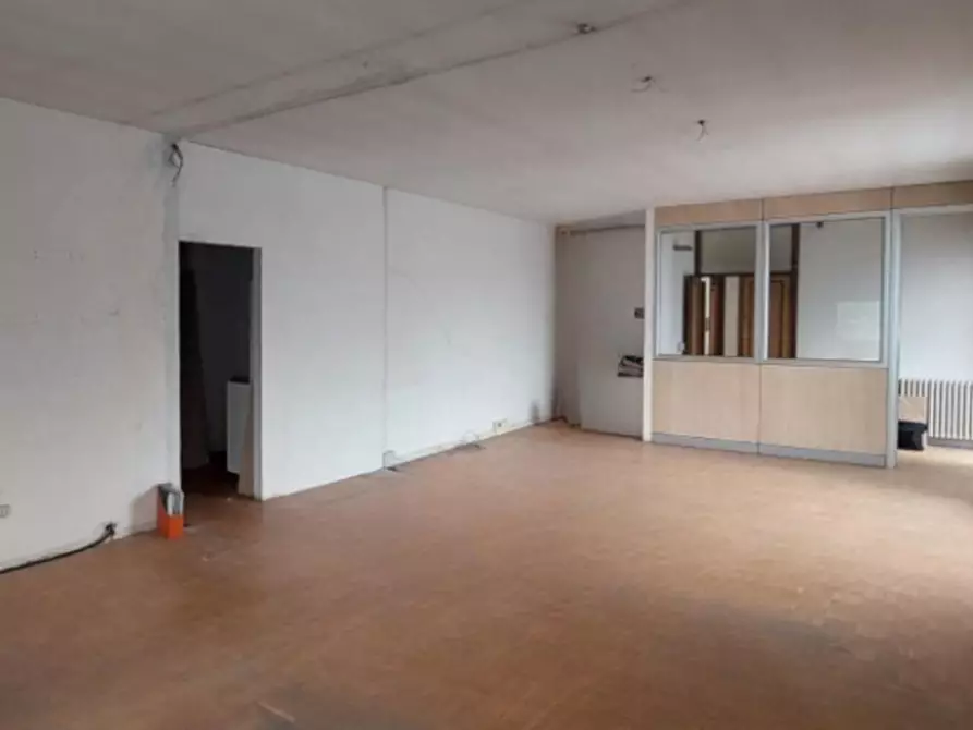 Immagine 1 di Ufficio in vendita  in Via Carlo Liviero, N. 2 a Città Di Castello