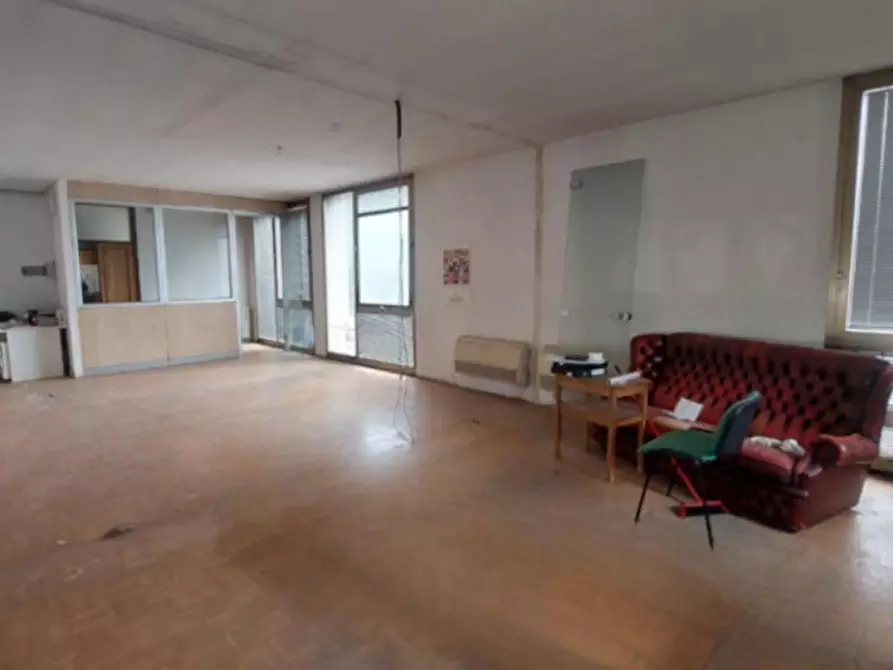 Immagine 2 di Ufficio in vendita  in Via Carlo Liviero, N. 2 a Città Di Castello