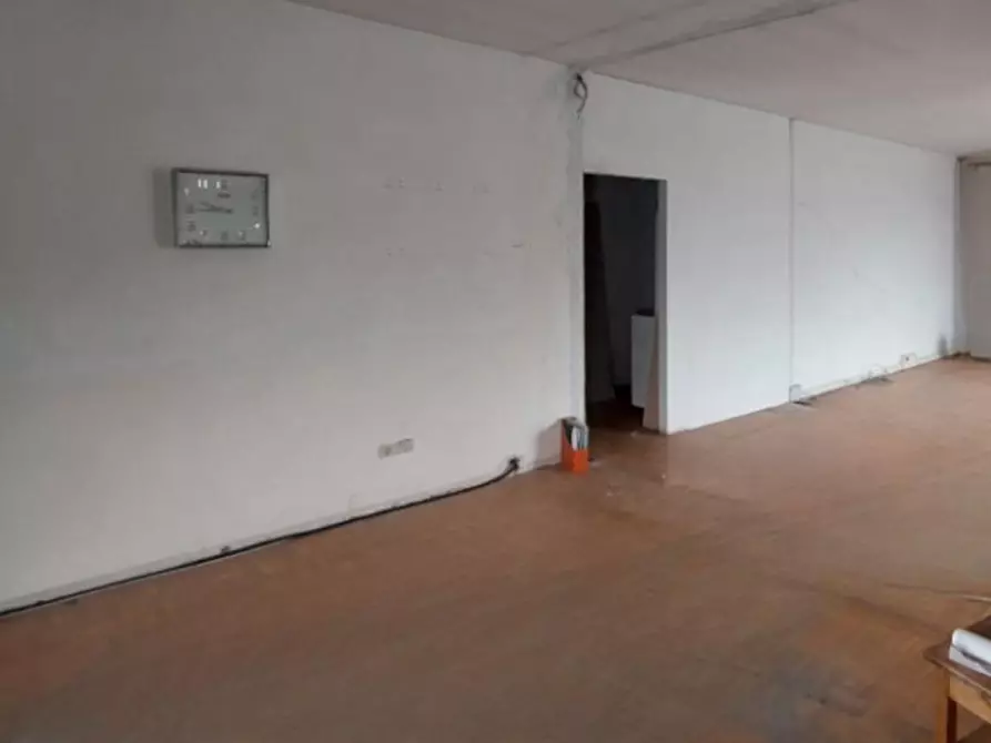 Immagine 3 di Ufficio in vendita  in Via Carlo Liviero, N. 2 a Città Di Castello