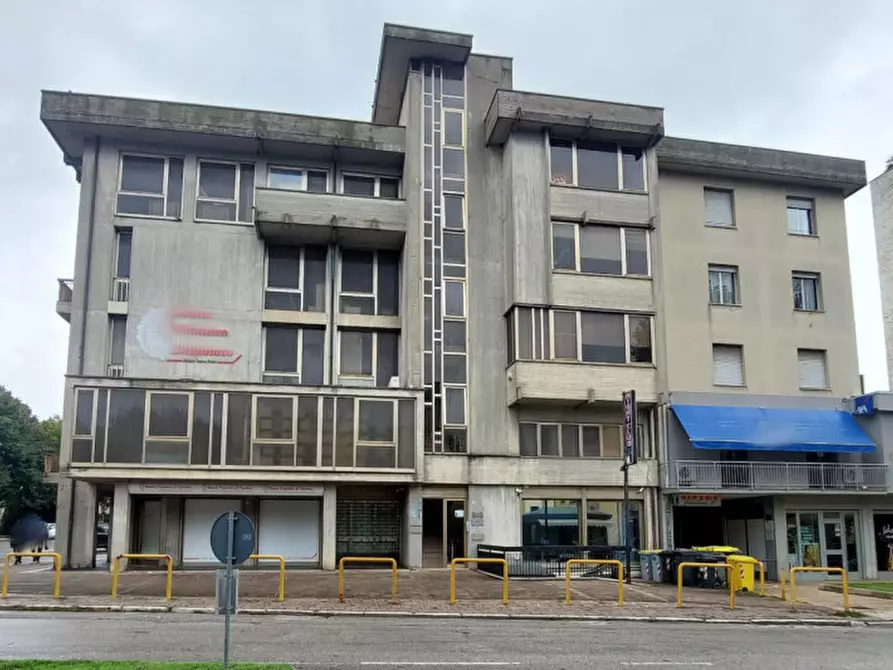 Immagine 10 di Ufficio in vendita  in Via Carlo Liviero, N. 2 a Città Di Castello