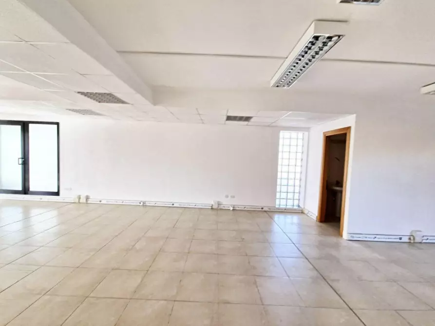 Immagine 3 di Ufficio in vendita  in Via Roma, N. 1 a Olbia