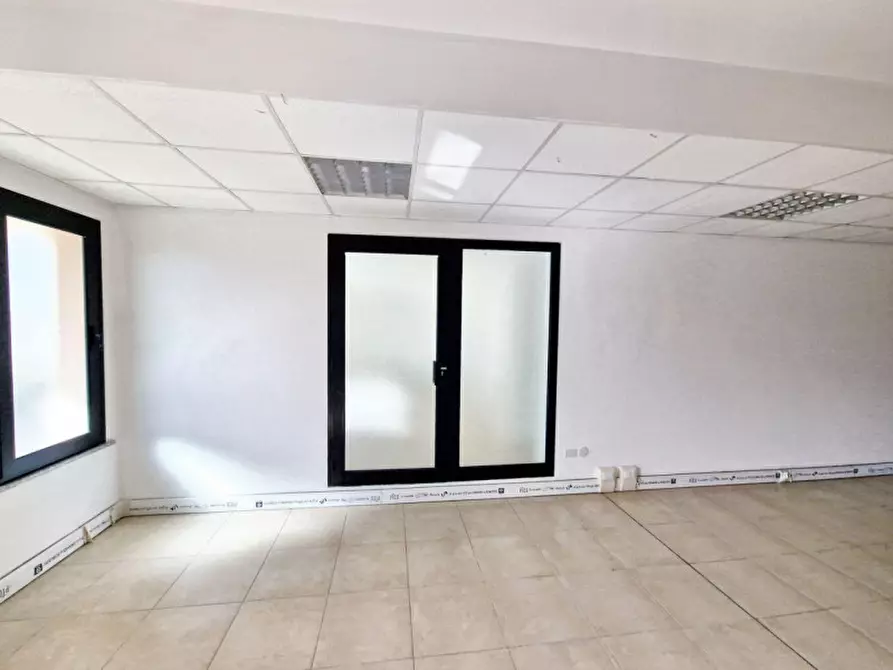 Immagine 5 di Ufficio in vendita  in Via Roma, N. 1 a Olbia