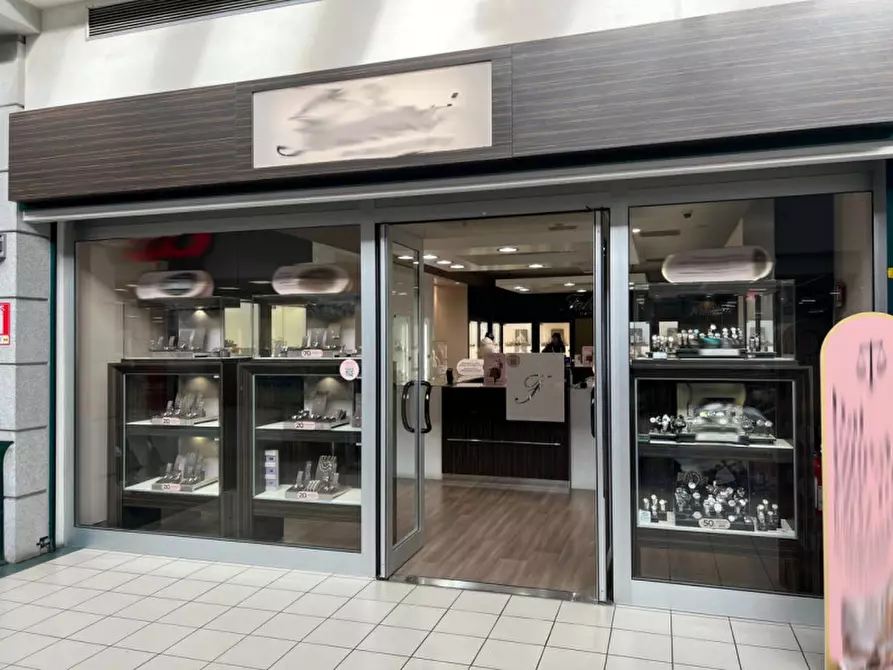 Immagine 2 di Negozio in vendita  in VIA PONCHIELLI, N. 23 a Bologna