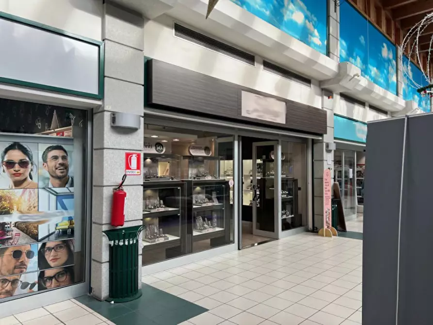 Immagine 4 di Negozio in vendita  in VIA PONCHIELLI, N. 23 a Bologna