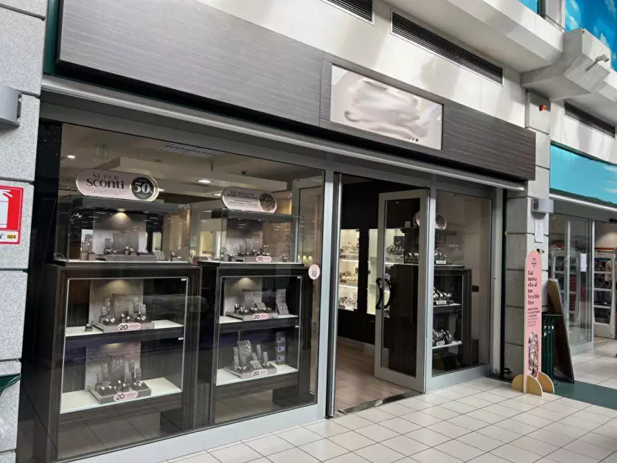 Immagine 1 di Negozio in vendita  in VIA PONCHIELLI, N. 23 a Bologna