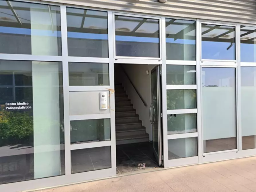 Immagine 2 di Negozio in vendita  in via Ugo Ruberti, N. snc a Quistello