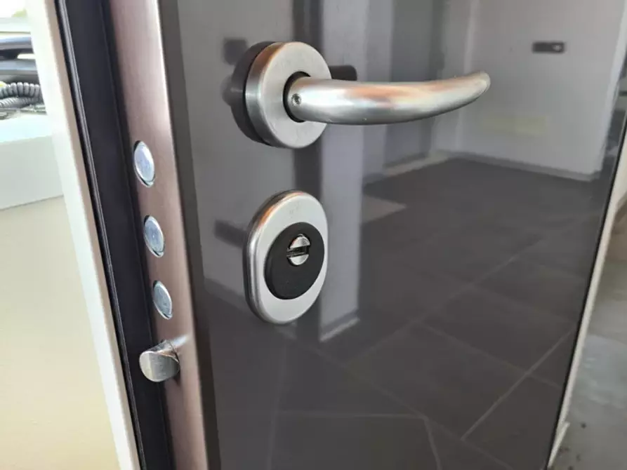 Immagine 3 di Negozio in vendita  in via Ugo Ruberti, N. snc a Quistello