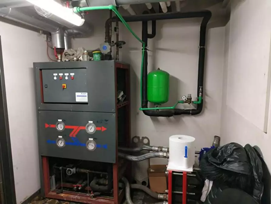 Immagine 6 di Attività commerciale in vendita  in Corso del Popolo, N. 10 a Padova