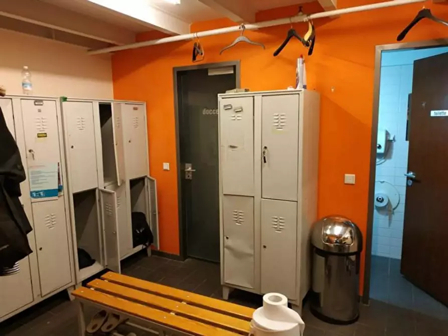 Immagine 10 di Attività commerciale in vendita  in Corso del Popolo, N. 10 a Padova