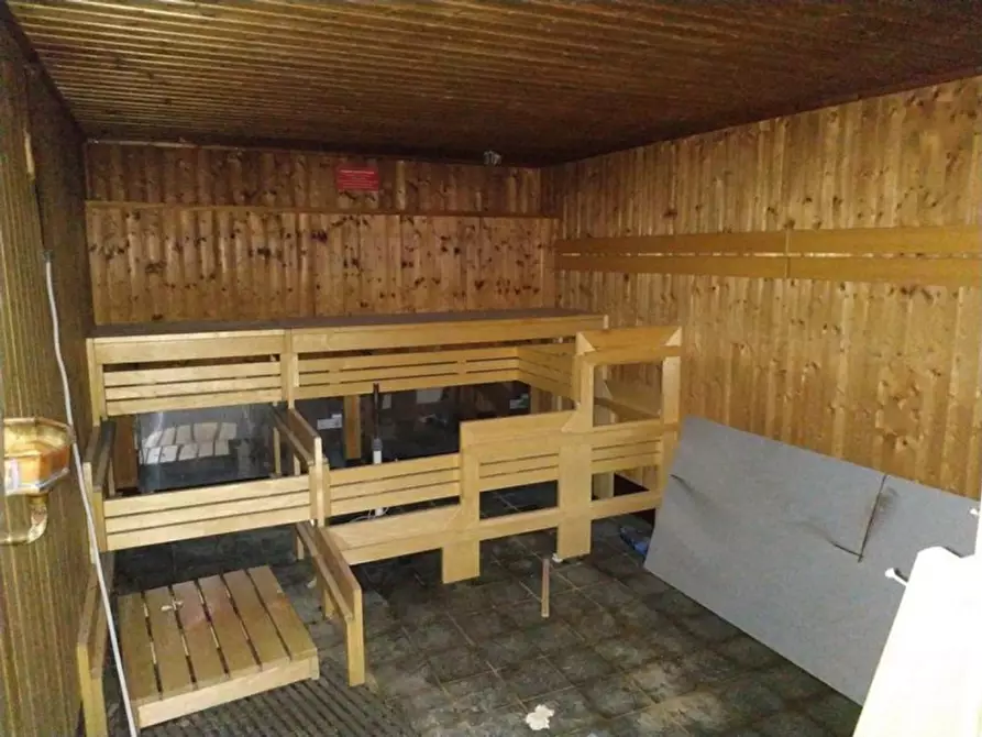 Immagine 13 di Attività commerciale in vendita  in Corso del Popolo, N. 10 a Padova