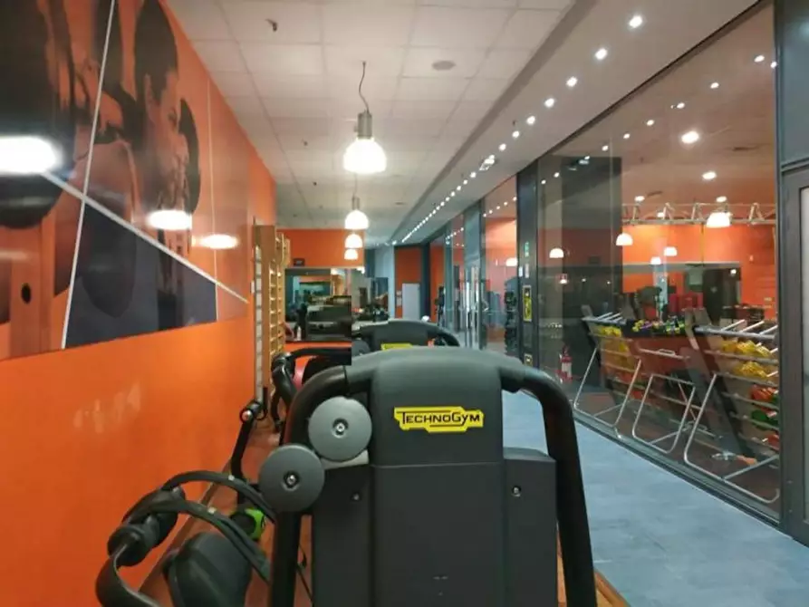 Immagine 24 di Attività commerciale in vendita  in Corso del Popolo, N. 10 a Padova