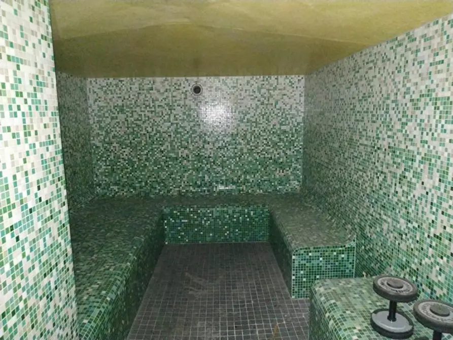 Immagine 29 di Attività commerciale in vendita  in Corso del Popolo, N. 10 a Padova