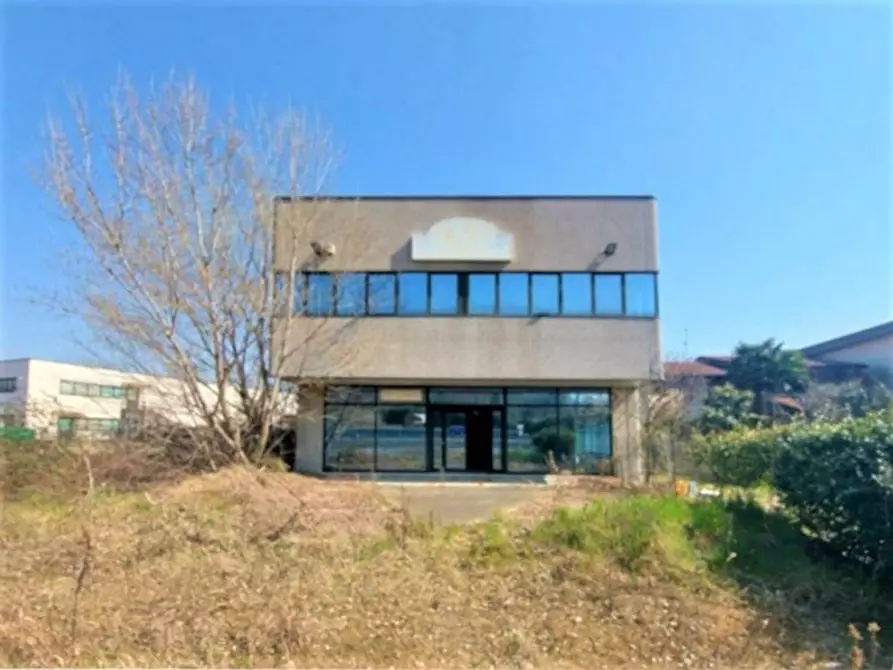 Immagine 1 di Capannone industriale in vendita  in Strada Statale 32 Ticinese, N. 7 a Pombia