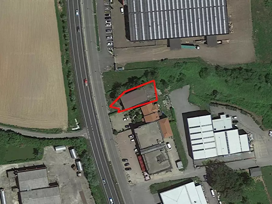 Immagine 2 di Capannone industriale in vendita  in Strada Statale 32 Ticinese, N. 7 a Pombia