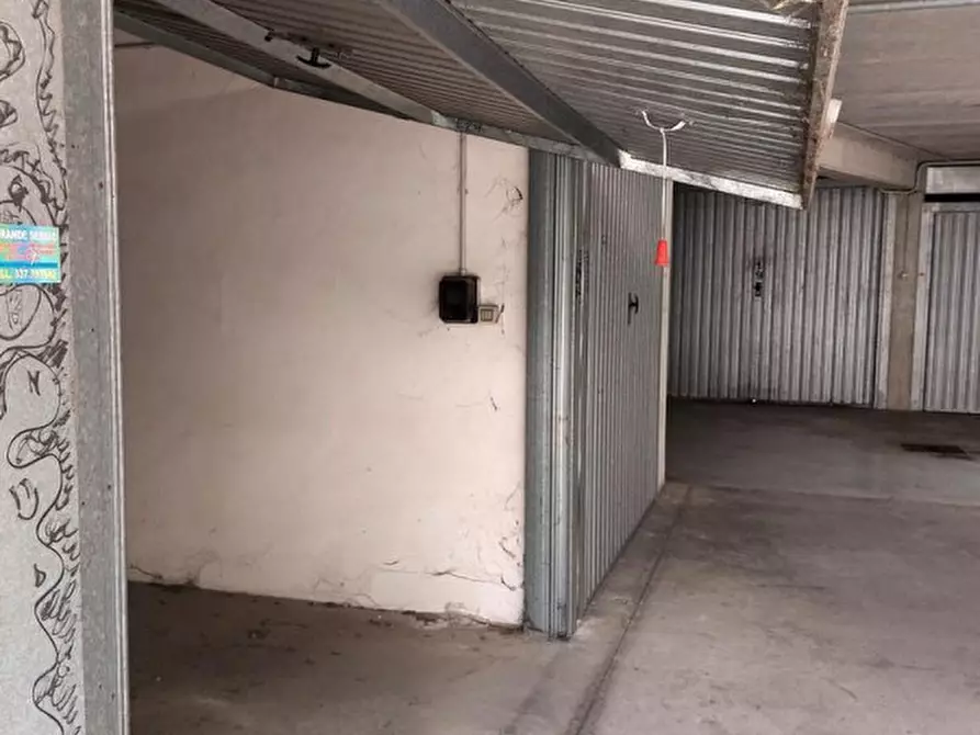 Immagine 4 di Posto auto in vendita  in Via dei Giardinetti, N. 158 a Roma