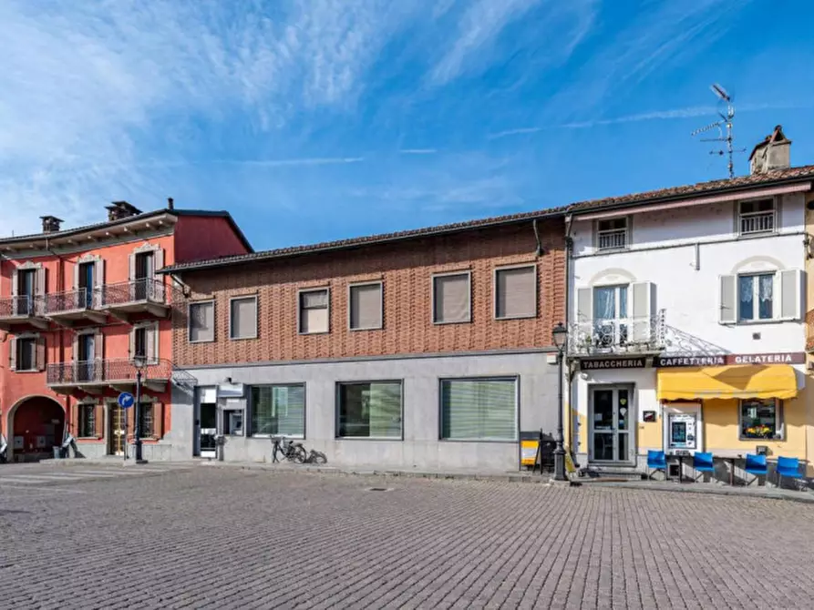Immagine 1 di Palazzo in vendita  in Piazza Castello, 6, 13040 Alice Castello VC, Italia a Alice Castello