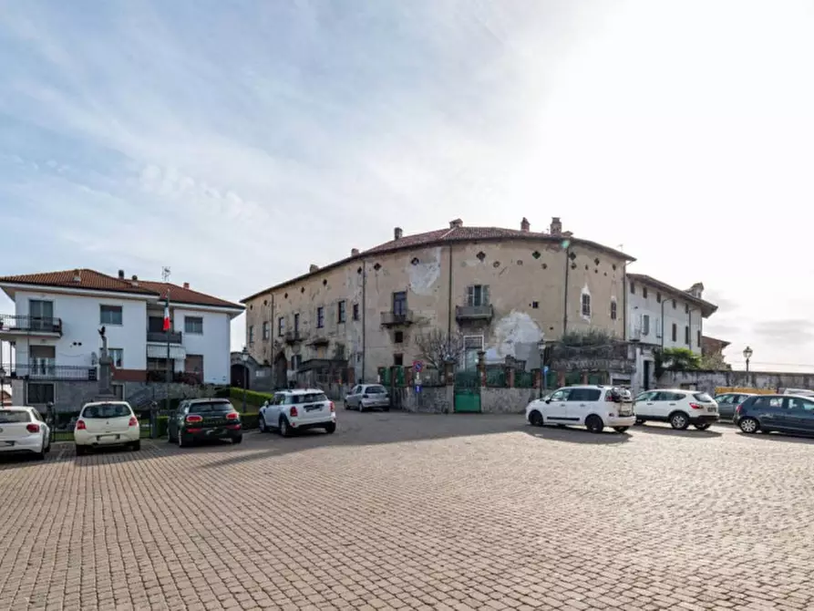 Immagine 2 di Palazzo in vendita  in Piazza Castello, 6, 13040 Alice Castello VC, Italia a Alice Castello