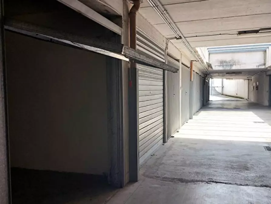 Immagine 4 di Posto auto in vendita  in Via dei Giardinetti, N. 158 a Roma