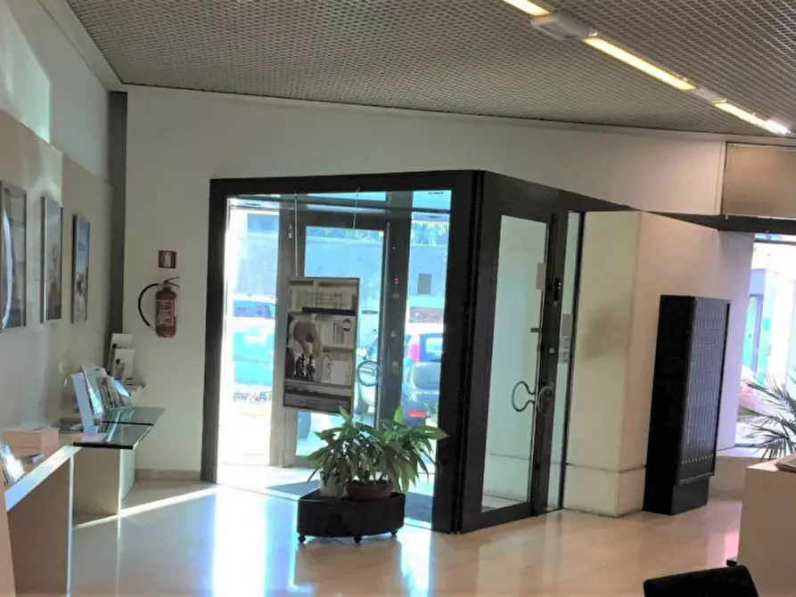 Immagine 3 di Ufficio in vendita  in Piazza Cesare Battisti, N. 5 a Thiene