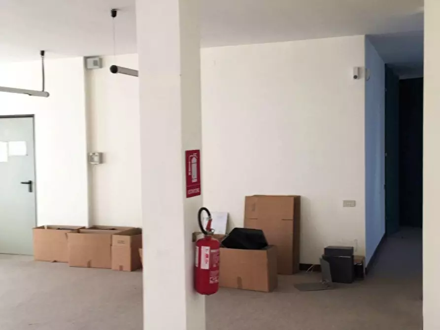 Immagine 5 di Ufficio in vendita  in Piazza Cesare Battisti, N. 5 a Thiene