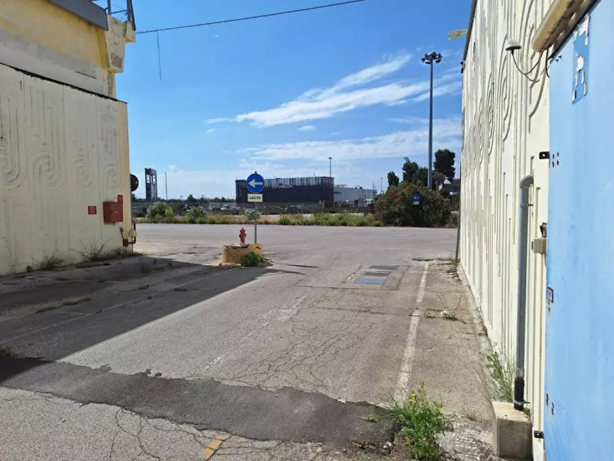 Immagine 7 di Capannone industriale in vendita  in Zona periferica a Modugno