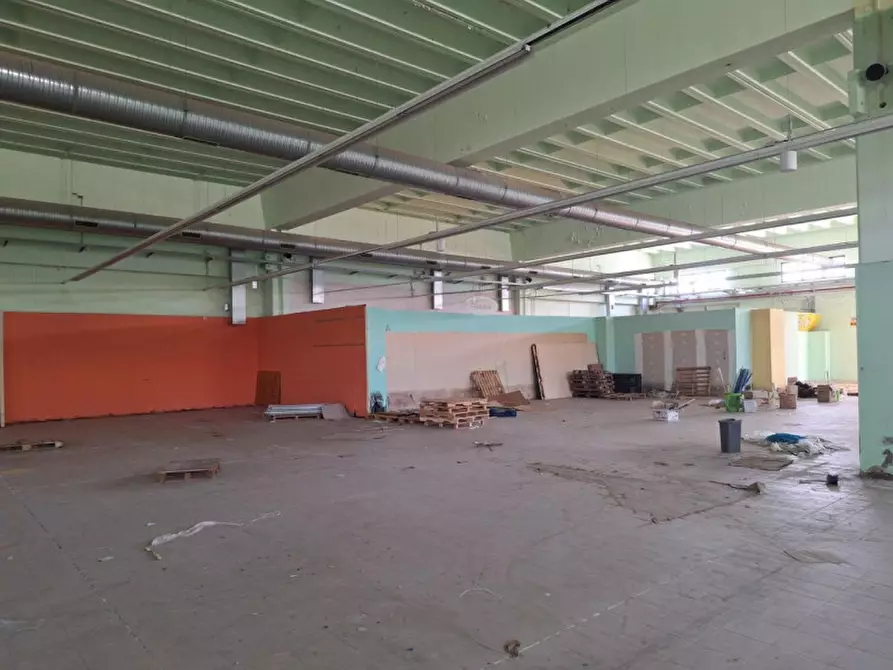 Immagine 11 di Capannone industriale in vendita  in Zona periferica a Modugno