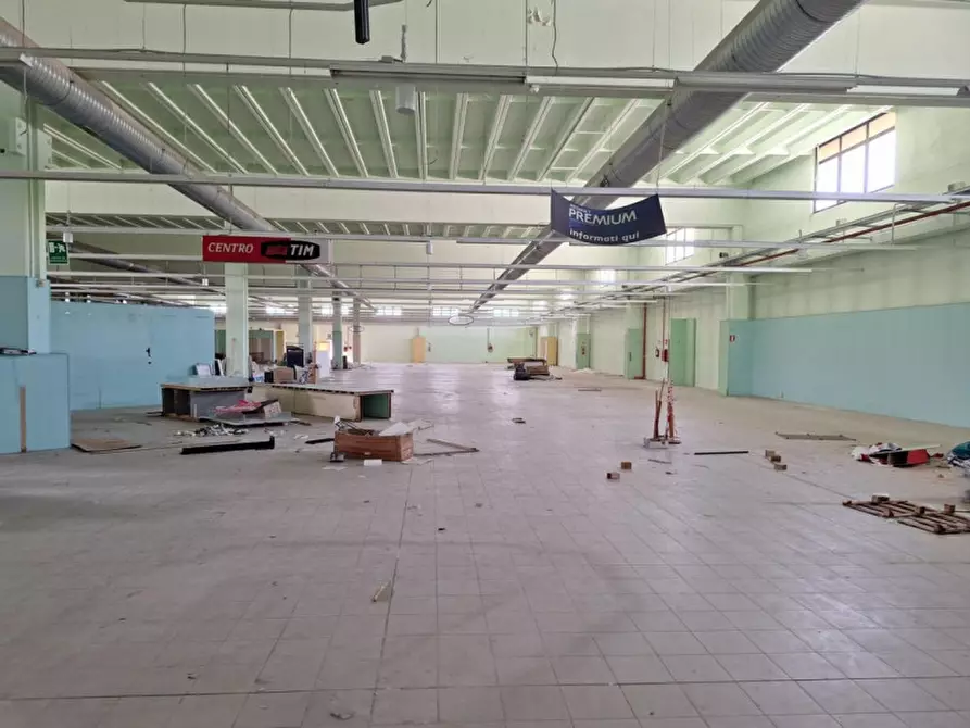 Immagine 13 di Capannone industriale in vendita  in Zona periferica a Modugno