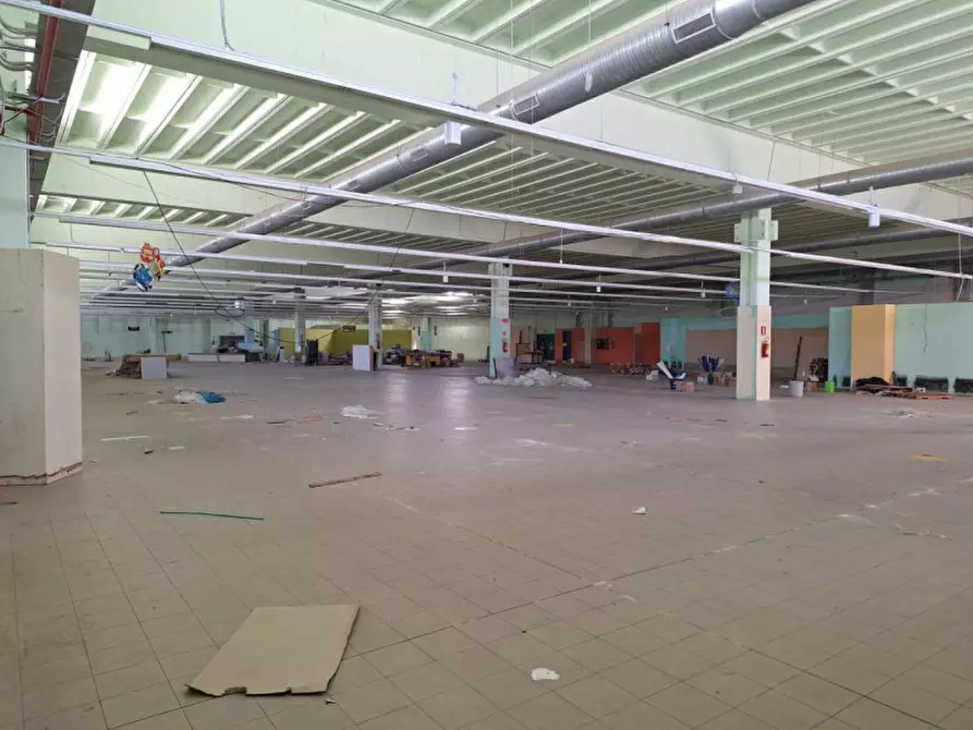 Immagine 17 di Capannone industriale in vendita  in Zona periferica a Modugno