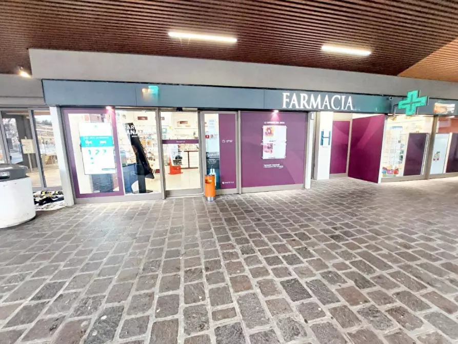 Immagine 1 di Negozio in vendita  in VIA MOHANDAS KARAMCHAND GANDHI, N. 3 a Reggio Nell'emilia