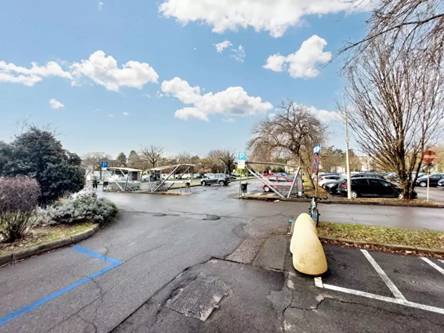 Immagine 12 di Negozio in vendita  in VIA MOHANDAS KARAMCHAND GANDHI, N. 3 a Reggio Nell'emilia