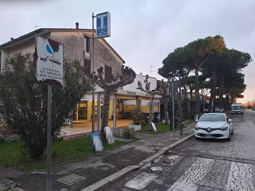 Immagine 1 di Negozio in vendita  in Viale Cantone, N. 38 a Ravenna