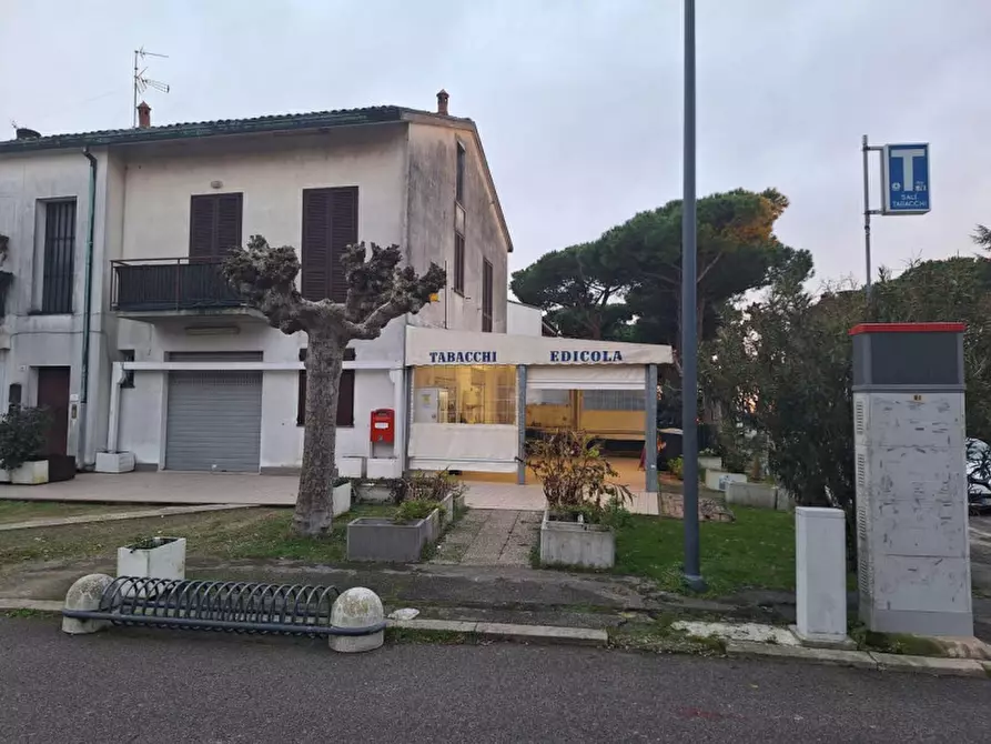 Immagine 2 di Negozio in vendita  in Viale Cantone, N. 38 a Ravenna