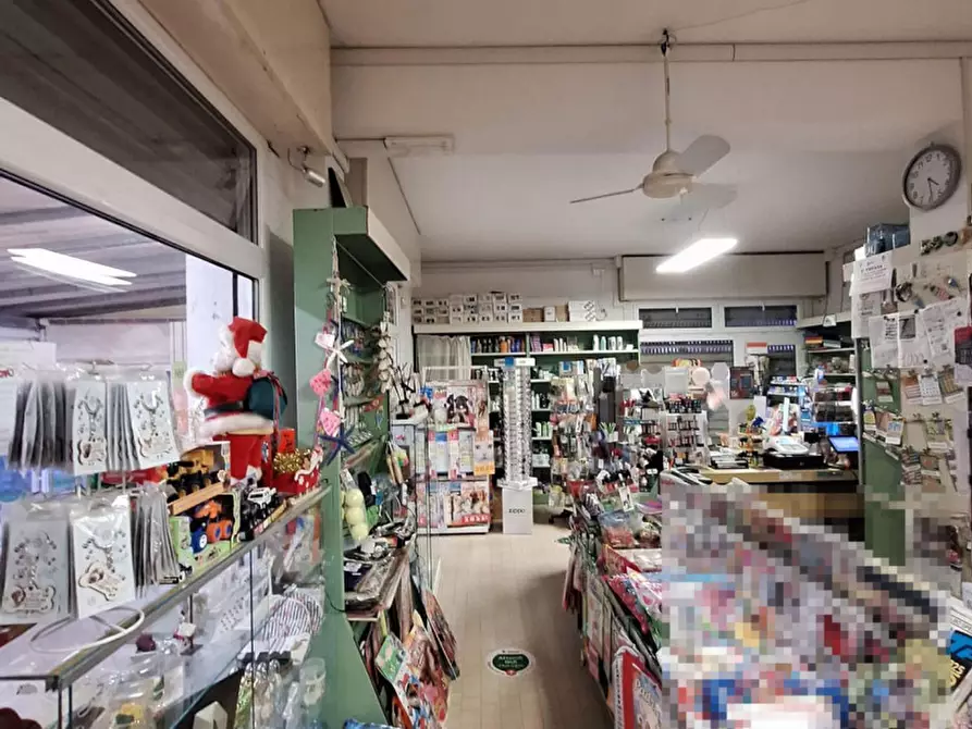 Immagine 4 di Negozio in vendita  in Viale Cantone, N. 38 a Ravenna