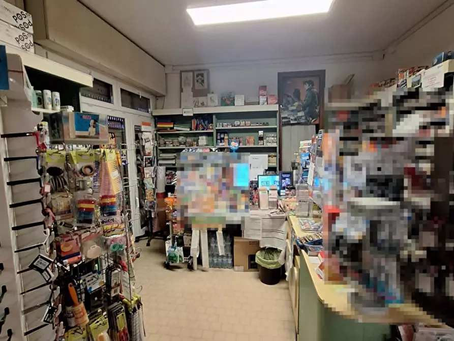 Immagine 10 di Negozio in vendita  in Viale Cantone, N. 38 a Ravenna