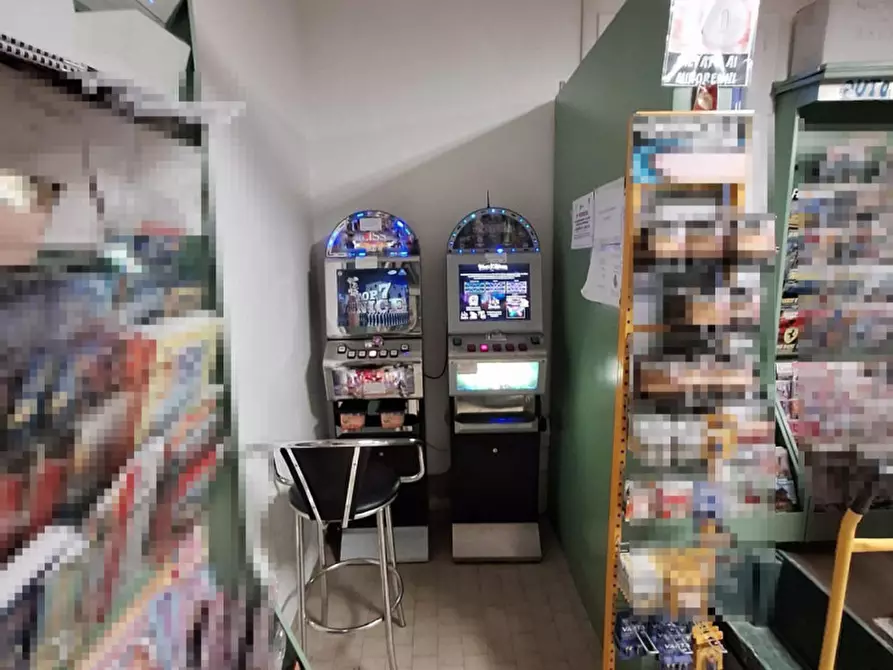 Immagine 17 di Negozio in vendita  in Viale Cantone, N. 38 a Ravenna
