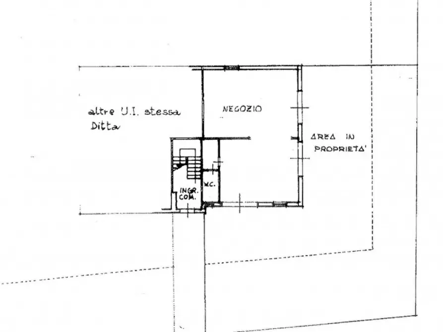 Immagine 19 di Negozio in vendita  in Viale Cantone, N. 38 a Ravenna