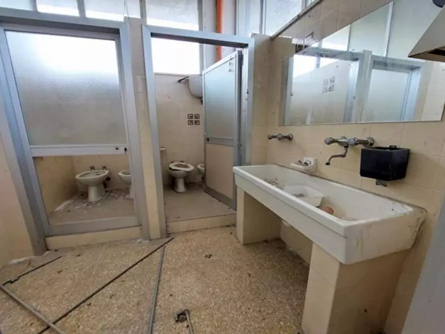 Immagine 13 di Capannone industriale in vendita  in Via Enrico Fermi, N. 8-10 a Acquaviva Picena