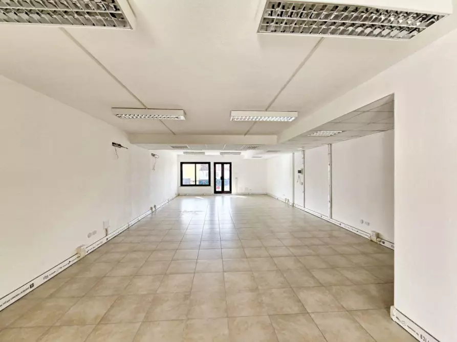 Immagine 2 di Ufficio in vendita  in Via Roma, N. 1 a Olbia